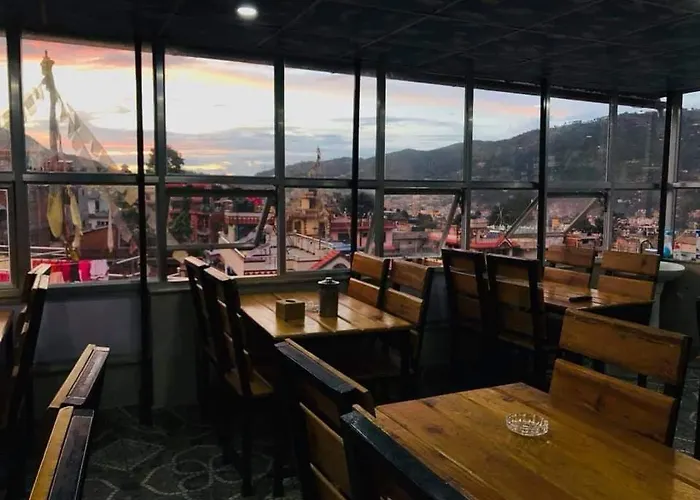 Chandragiri Paradise מלון